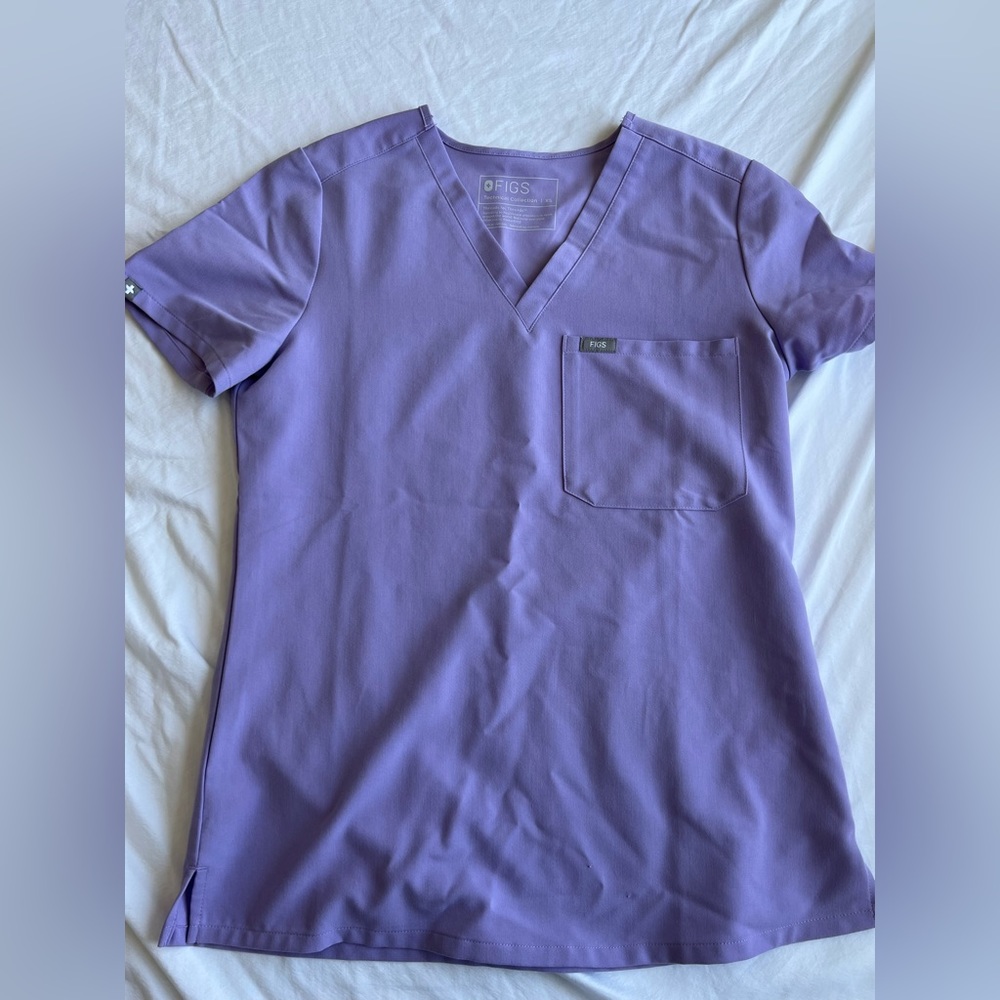 FIGS Catarina top XS lavender dew